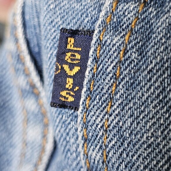 VTG 80s Levis Womens Blue Jeans Straight Leg High Waisted Western Sz 6 X‎ 32 - Picture 3 of 11